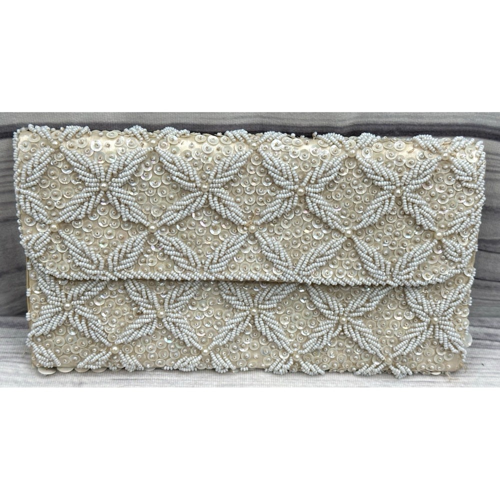 VINTAGE BEADED AND SEQUIN CLUTCH PURSE - HAND MADE IN HONG KONG‎   *37